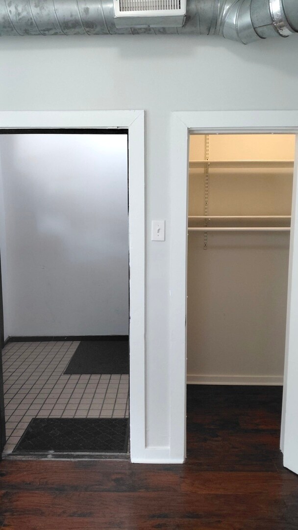 Building Photo - 2543 S St Louis Ave