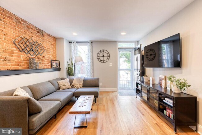 Building Photo - 1409 Battery Ave