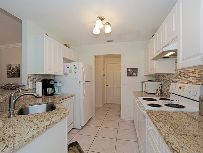 Building Photo - 235 Grand Royale Cir
