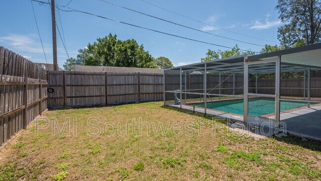 Building Photo - 3915 Allan Pl