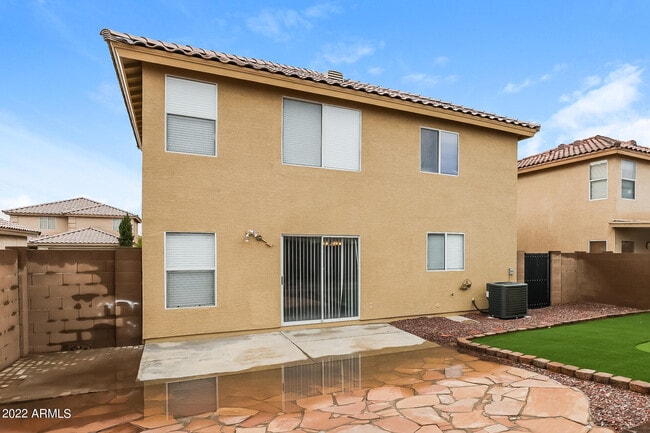 Building Photo - 12622 W Paradise Dr