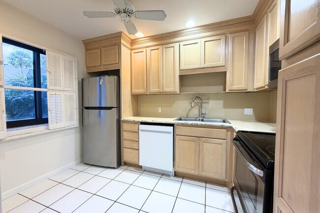 Building Photo - 4266 Deste Ct