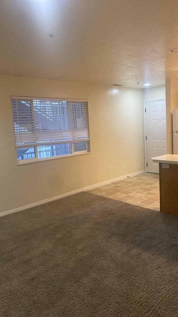 Building Photo - One Bedroom near Utah Valley Hospital, Provo Recreation Center, and BYU!