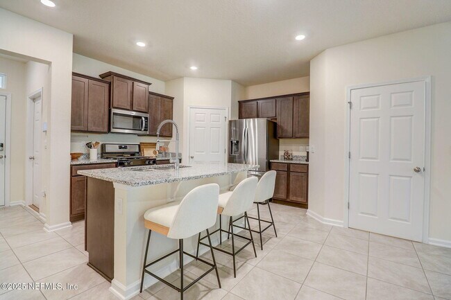 Building Photo - 135 Coastline Wy