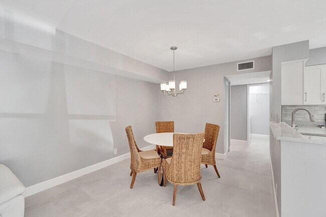 Building Photo - 14895 Builtmore Way