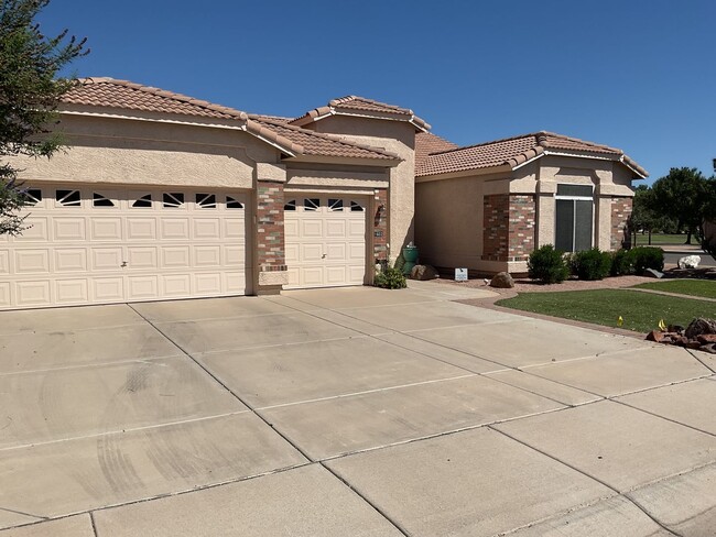 Building Photo - Chandler beauty near Germann & Dobson with...