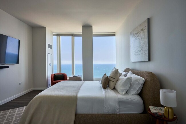 Building Photo - 1006 S Michigan Ave