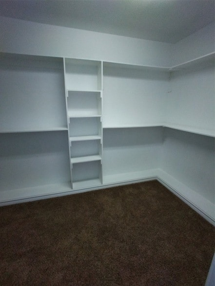 Building Photo - 4710 Henry St