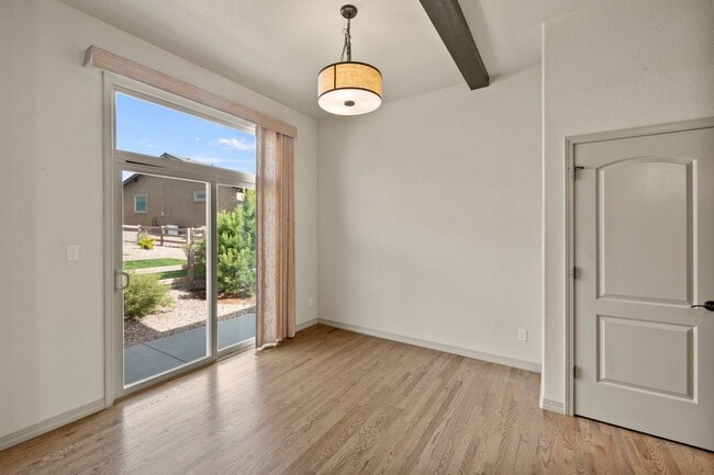 Building Photo - BEAUTIFUL 4BD + OFFICE MAIN-LEVEL LIVING H...
