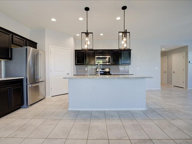 Building Photo - 3 Bedroom 2.5 Bathroom