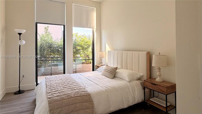 Building Photo - 3801 N Dixie Hwy