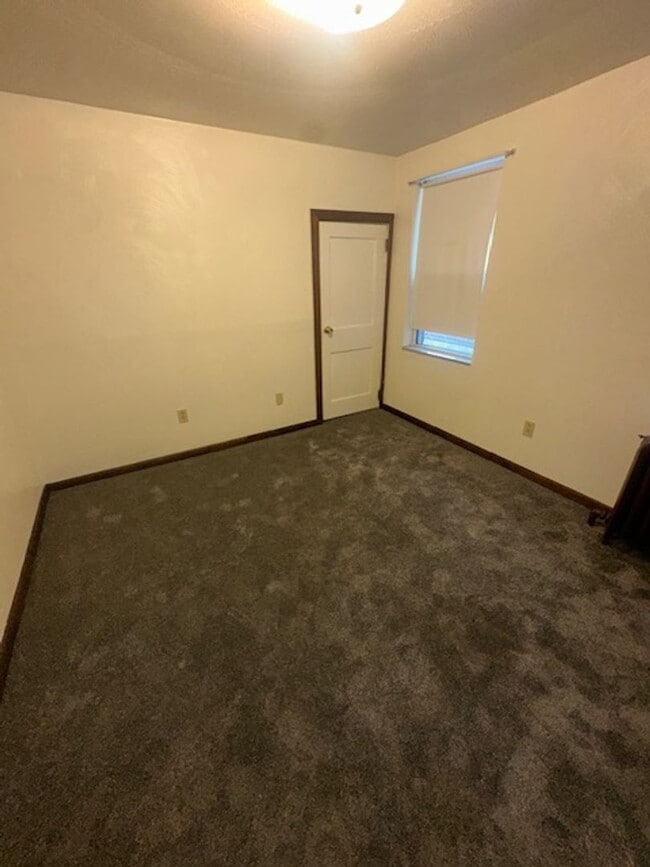 Building Photo - Cute Two Bedroom in Oakland!