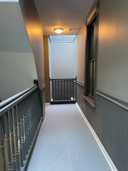 Hallway to unit - 1527 W 18th St