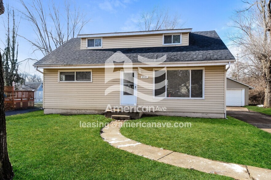 Building Photo - 8520 Jacklin Ave