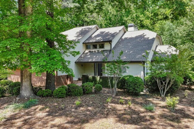 Building Photo - 110 Westchester Way