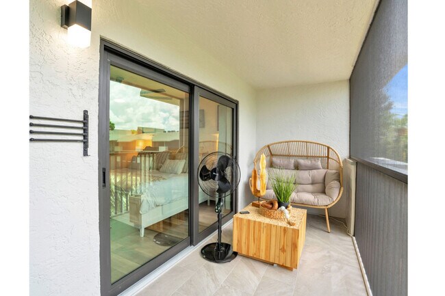 Building Photo - 600 Neapolitan Way