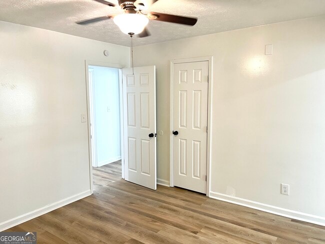 Building Photo - 165 Fieldstone Dr