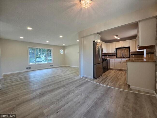 Building Photo - 1306 Woodhill Rd
