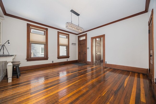 Building Photo - 357 Jackson St