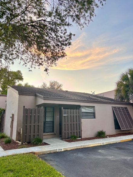 Primary Photo - 1220 NW 122nd Terrace