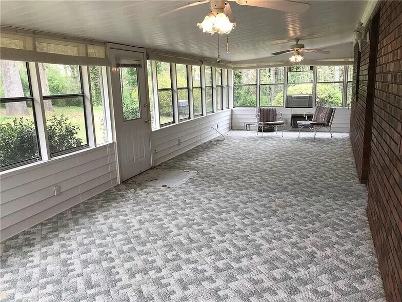 Building Photo - Room in House on Flagler Cir
