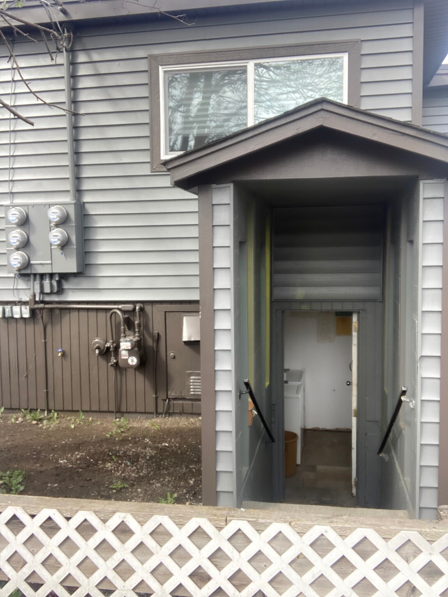 Access to the laundry room - 1024 E 12th Ave