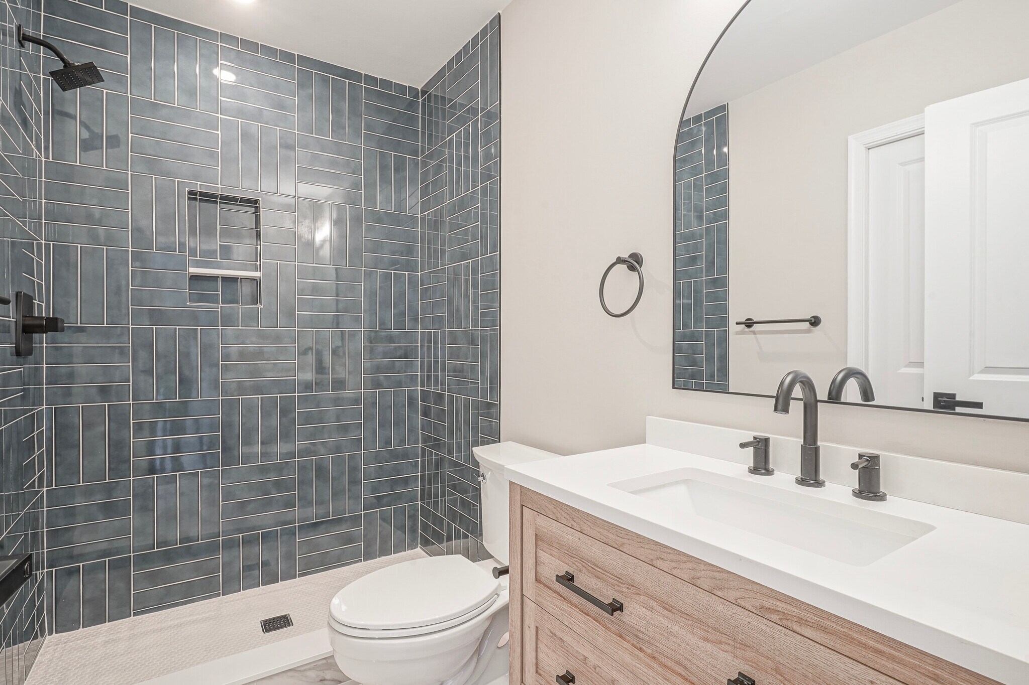 Building Photo - 133 S 57th St