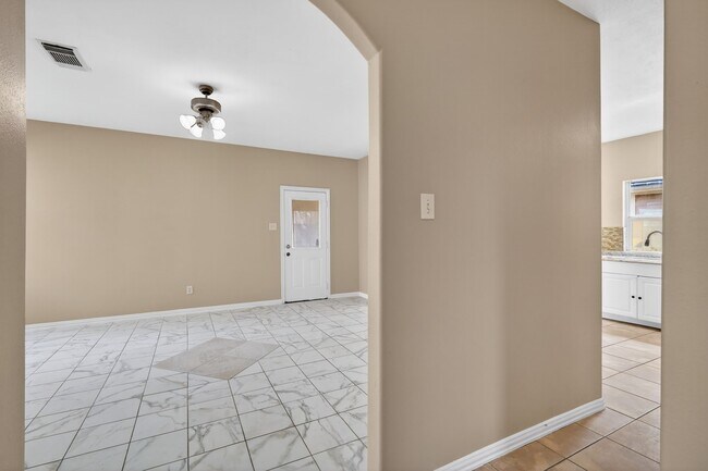 Building Photo - 3215 Sapphire Star Dr