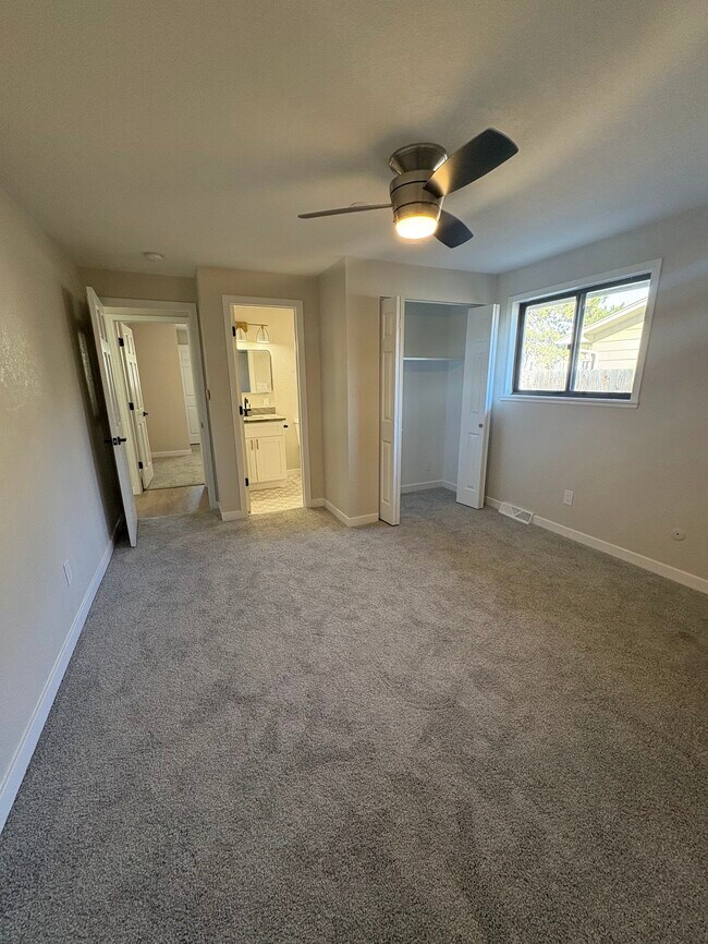 Building Photo - 509 E 41st St