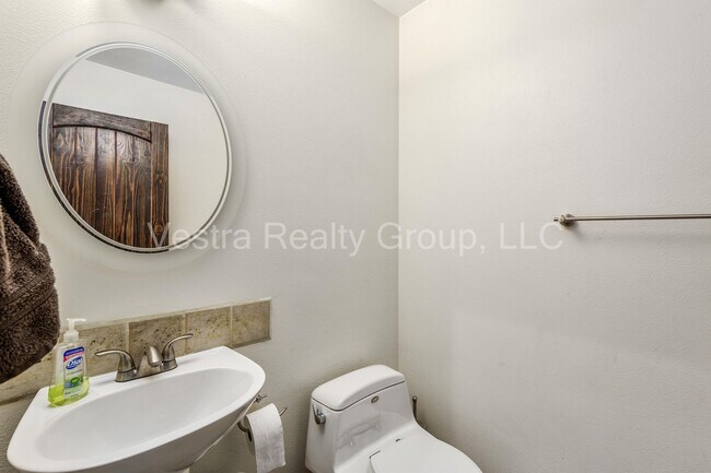 Building Photo - 2157 Maples Pl