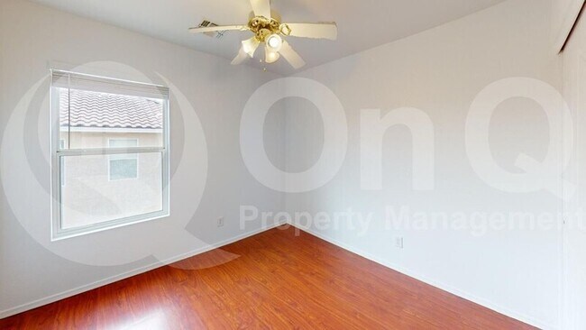 Building Photo - 4720 W Lindenthal Ln