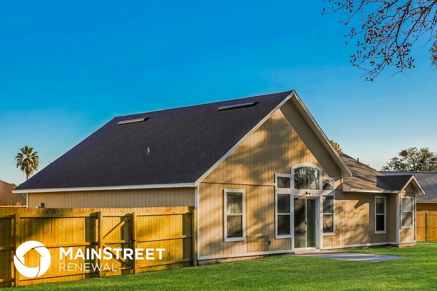 Building Photo - 7650 Dover Cliff Dr S