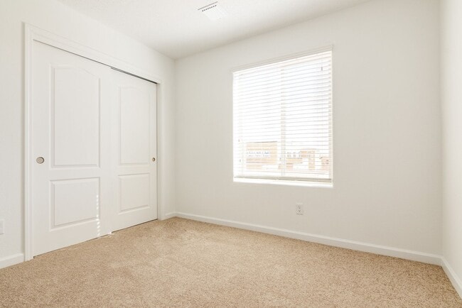 Building Photo - Brand New Pulte Townhouse Available Now