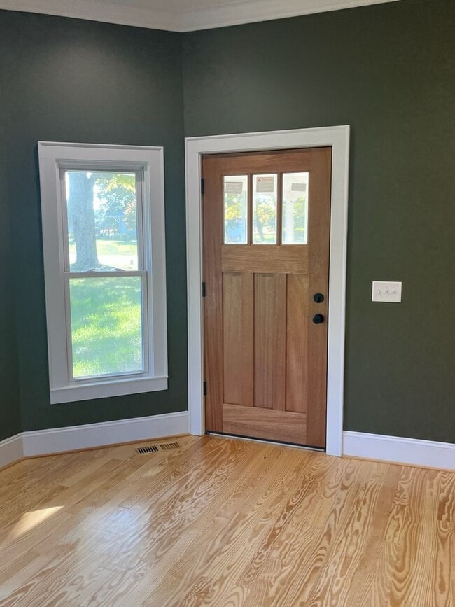 Building Photo - Modern Farmhouse for Rent in Browns Summit NC