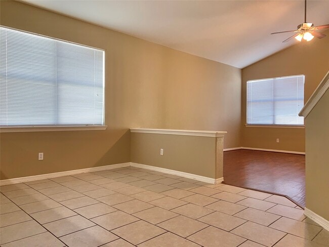 Building Photo - 926 Andover Glen Dr