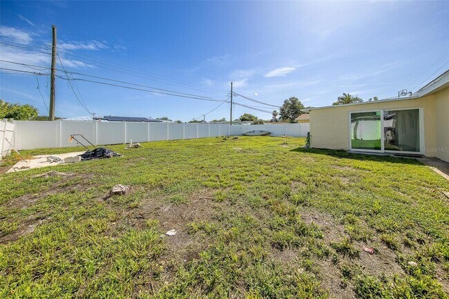Building Photo - 5937 38th Ave N