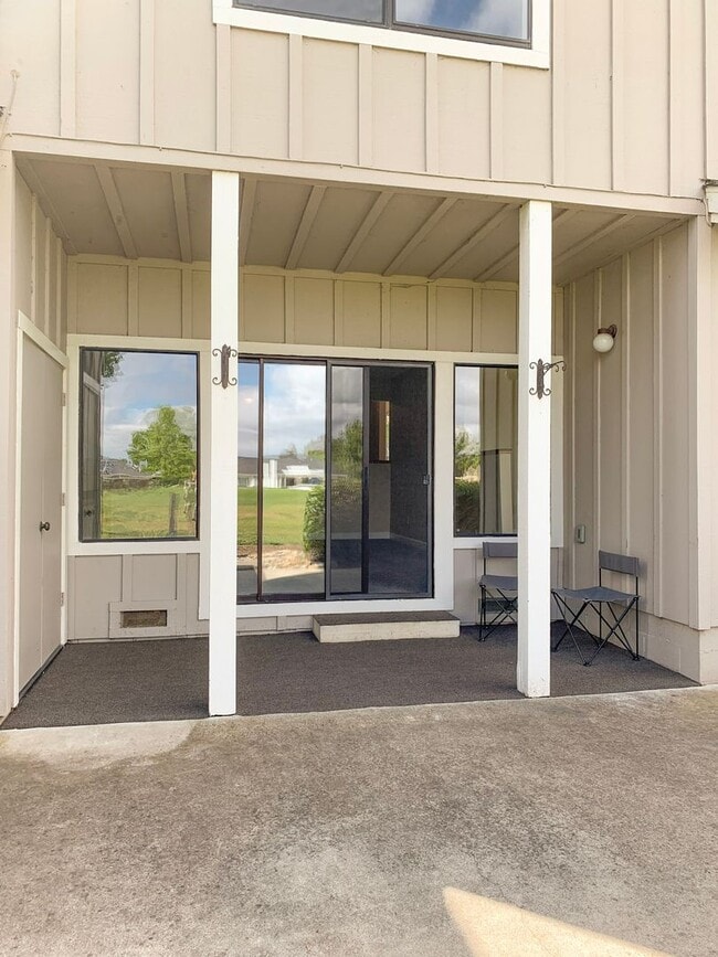 Building Photo - 2 Bedroom / 2.5 Bath Condo in Ridgemark