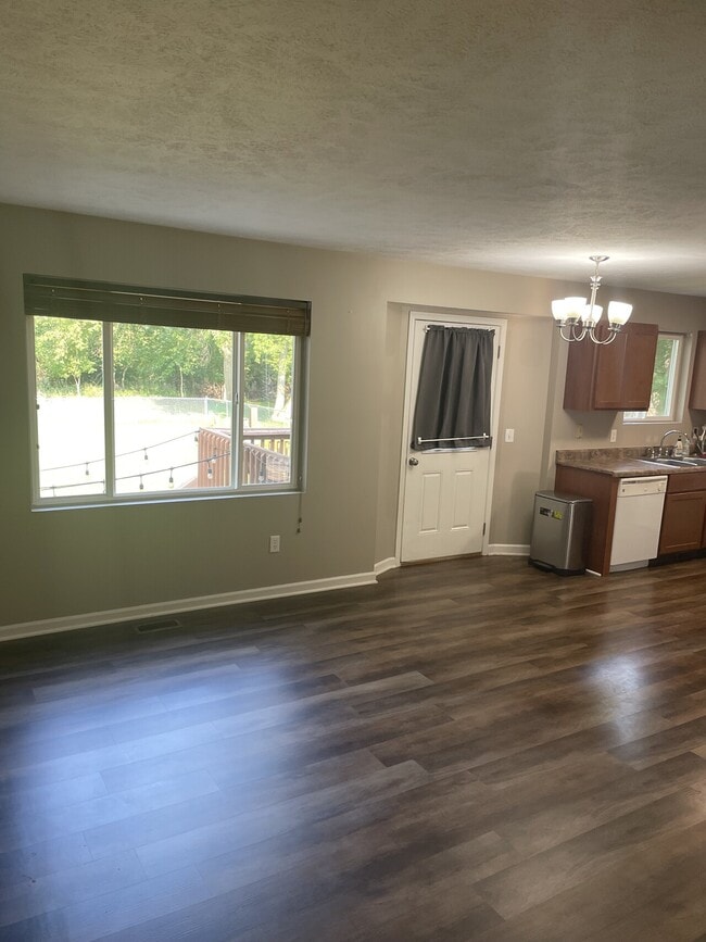 Building Photo - 1952 Ball Ave NE