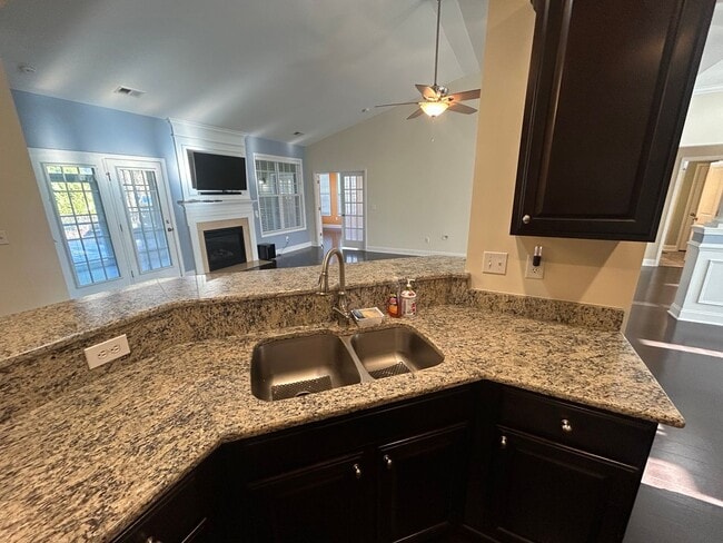 Building Photo - 1189 Parish Way