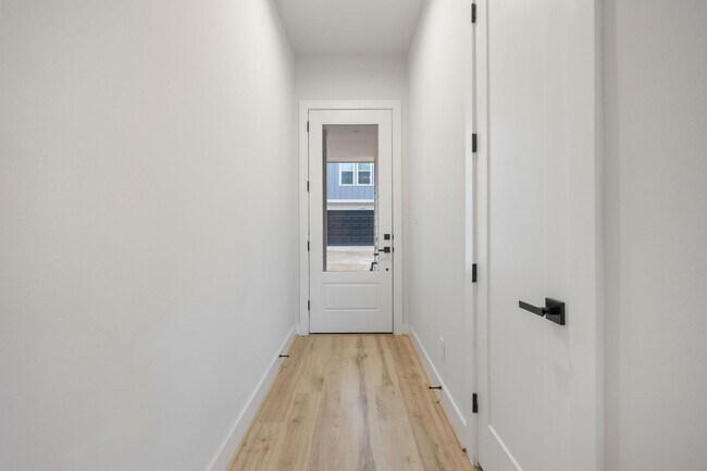 Building Photo - 6119 Campo Vista Dr