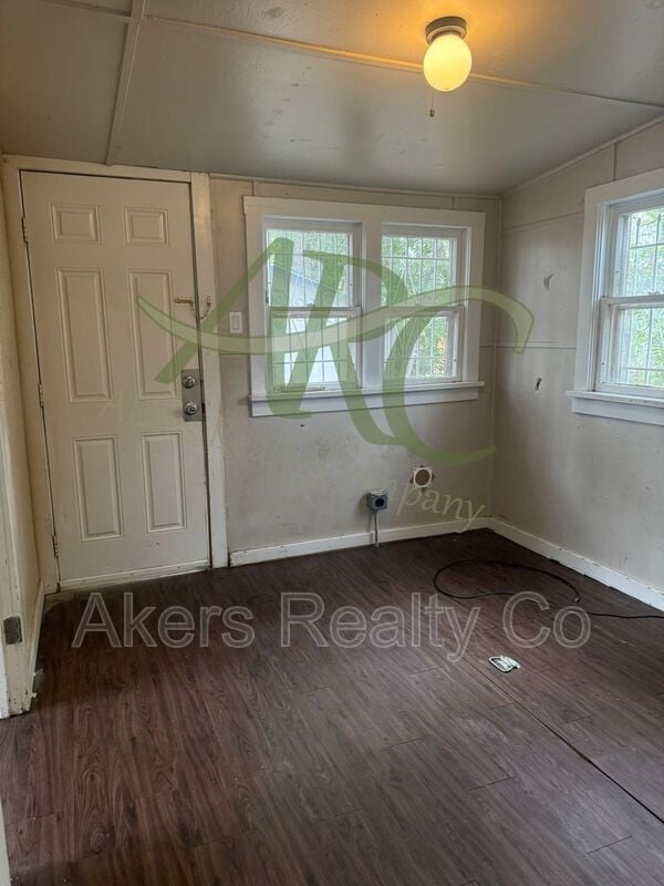 Building Photo - 1216 Cedar St