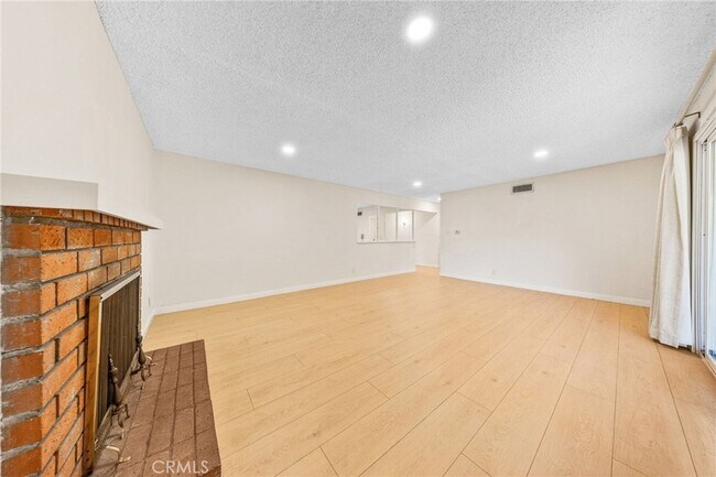Building Photo - 612 N Maryport Ave