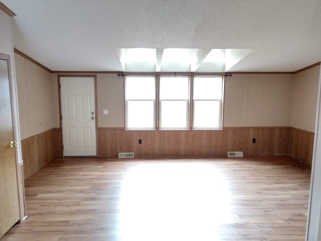 Building Photo - Princeton 3bd2ba with pole building garage...