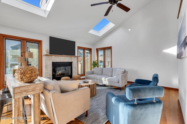 Building Photo - 475 Long Ave