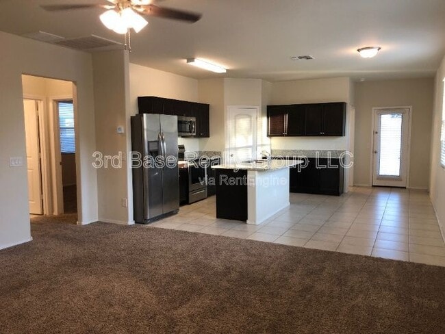 Building Photo - 29916 W Mulberry Dr