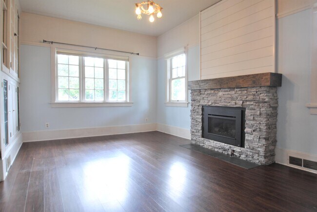 Building Photo - 271 Preston Ave