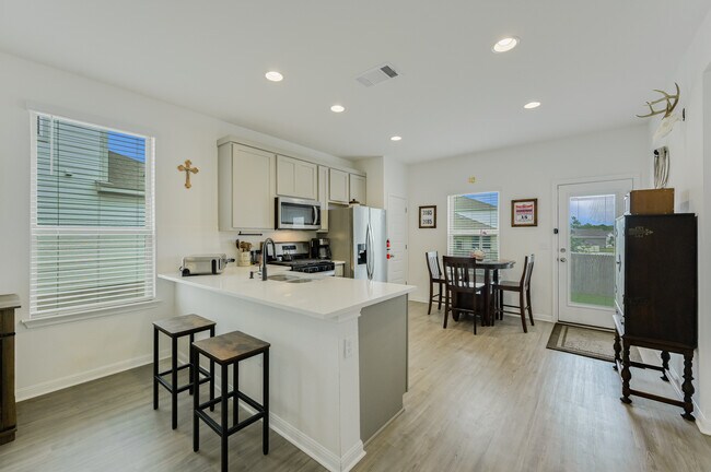 Building Photo - 6802 Tiznow Ln