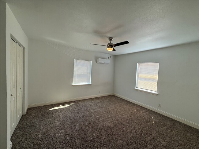 Building Photo - 306 Stiles St