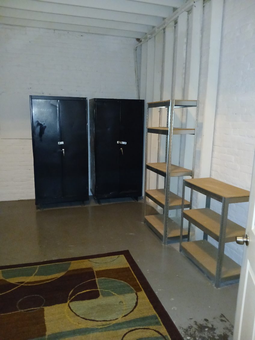 Room on 1st floor - 2210 Murray Hill Rd