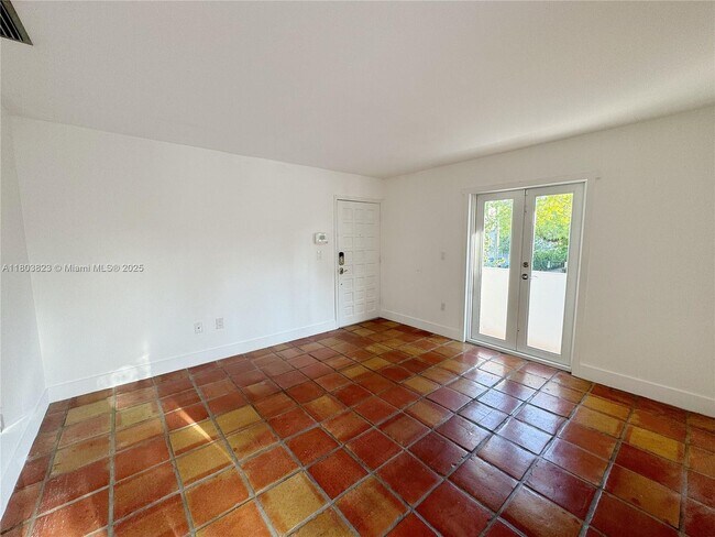 Building Photo - 2918 Bird Ave